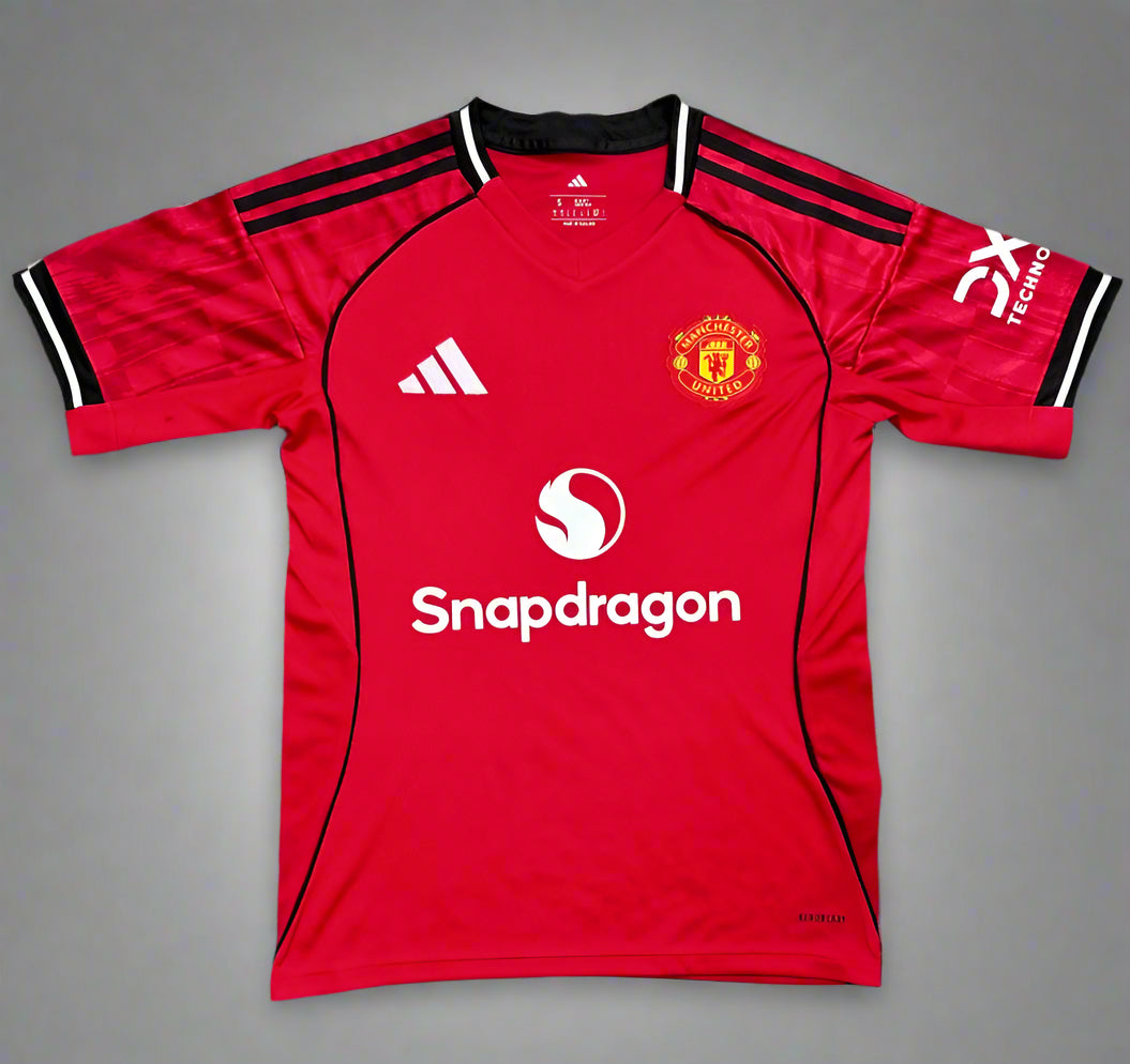 Manchester United 25-26 home shirt
