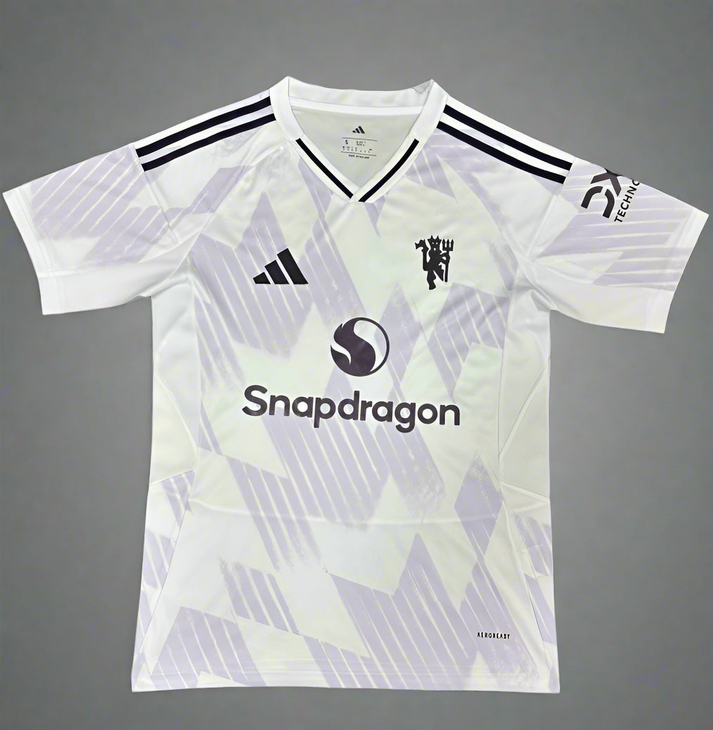 Manchester United 25-26 away shirt
